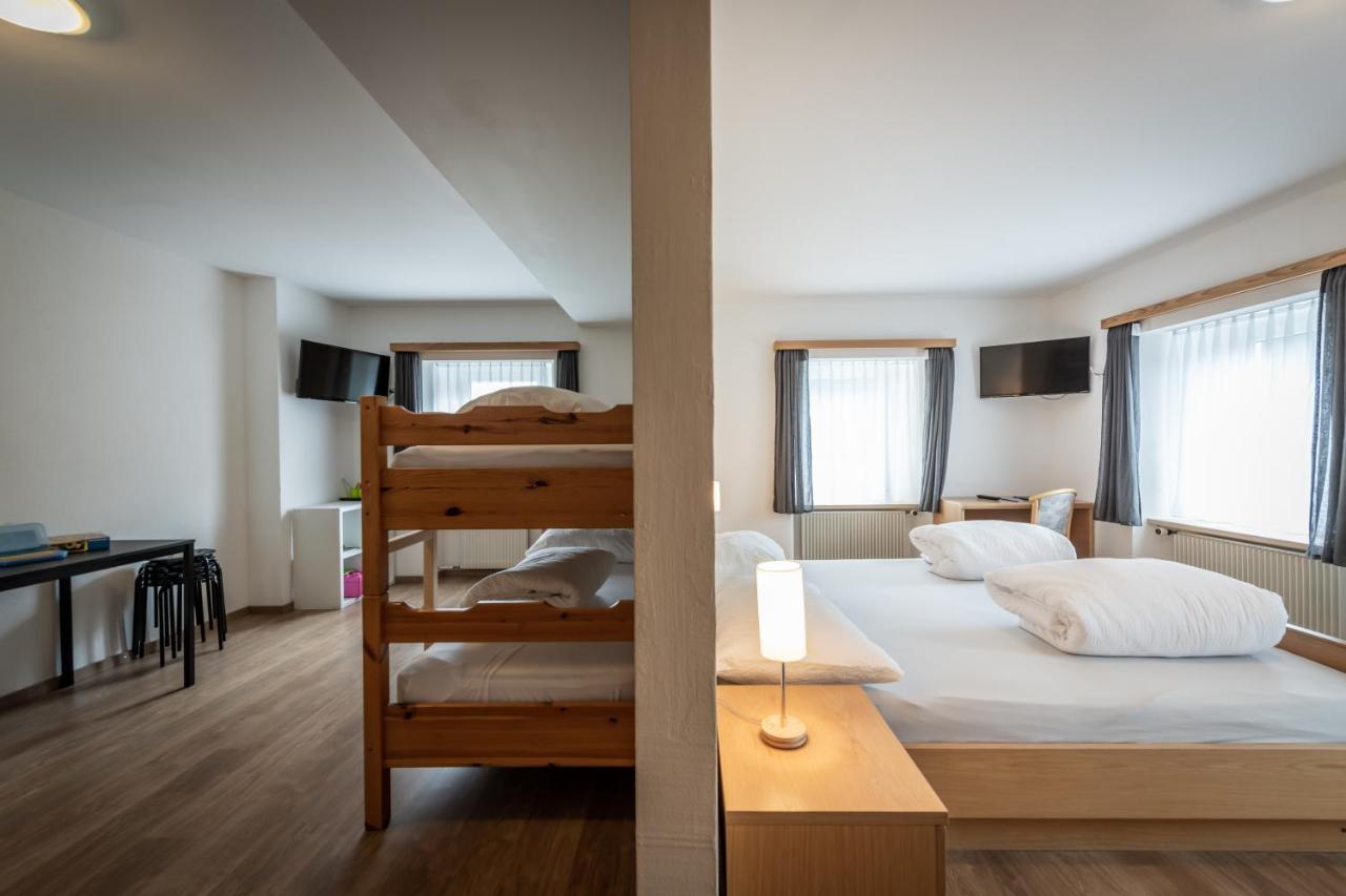 Hotel Greina Rabius Luaran gambar
