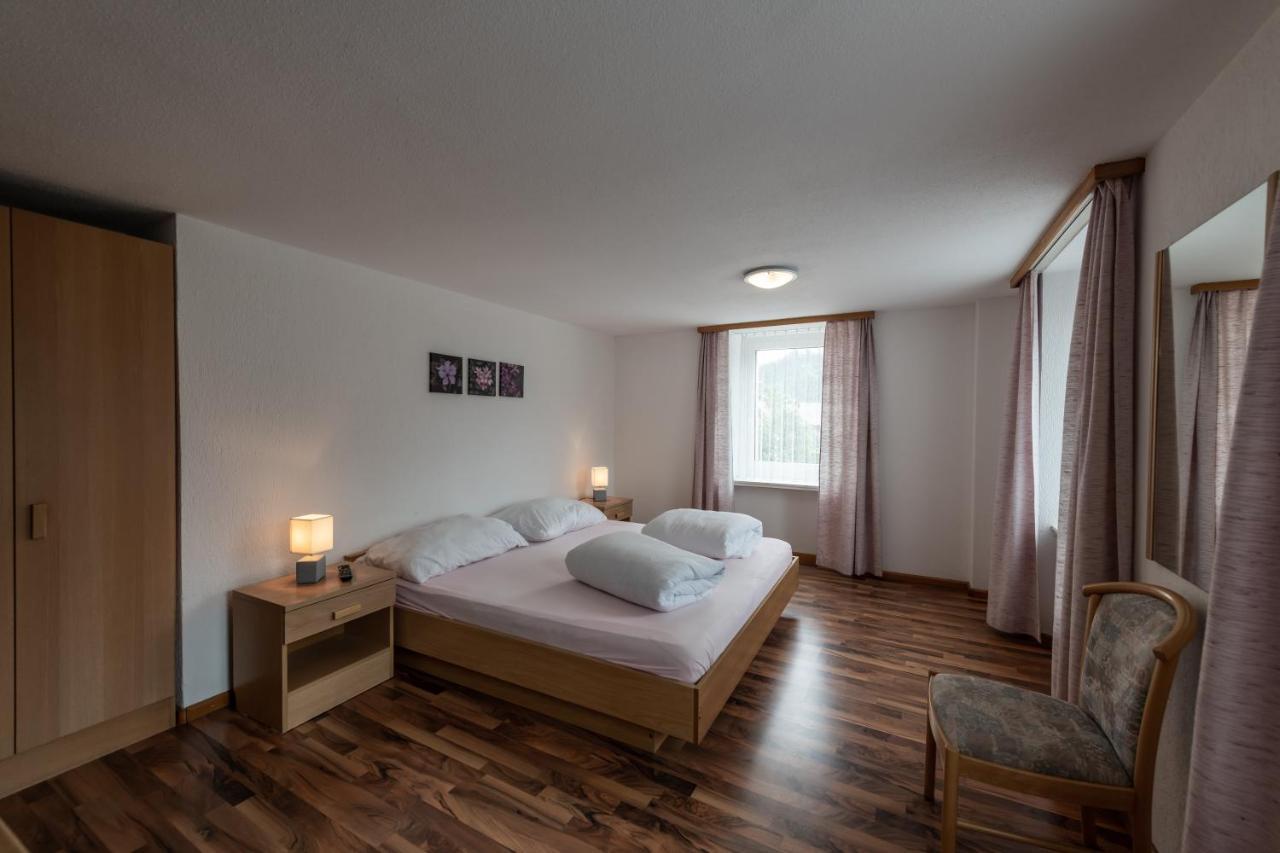 Hotel Greina Rabius Luaran gambar